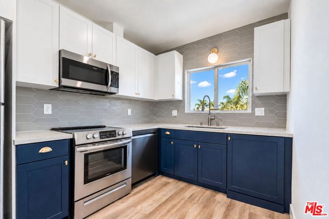 6350 Willoughby Avenue 11, Los Angeles, CA 90038