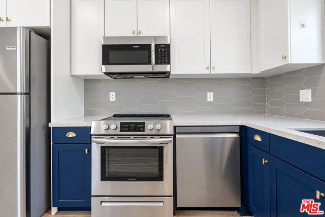 6350 Willoughby Avenue 11, Los Angeles, CA 90038
