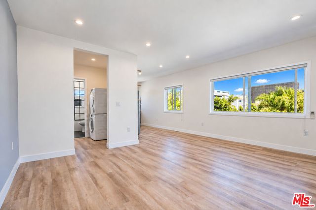 6350 Willoughby Avenue 11, Los Angeles, CA 90038