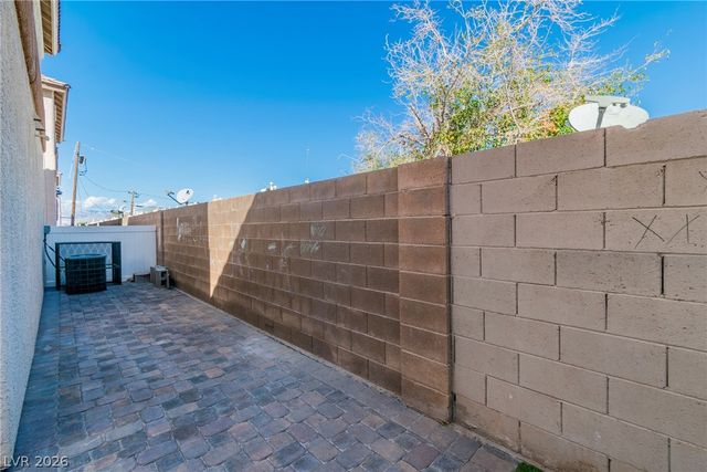 5178 Paradise Skies Avenue, Las Vegas, NV 89156