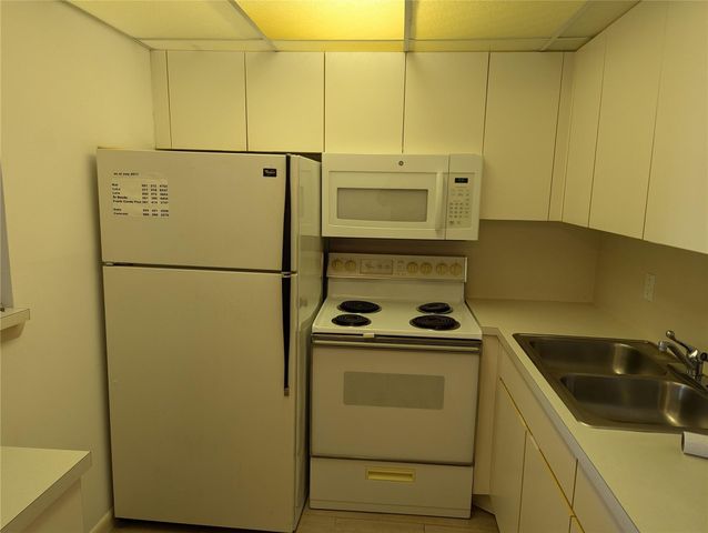 190 Oakridge M, Deerfield Beach, FL 33442