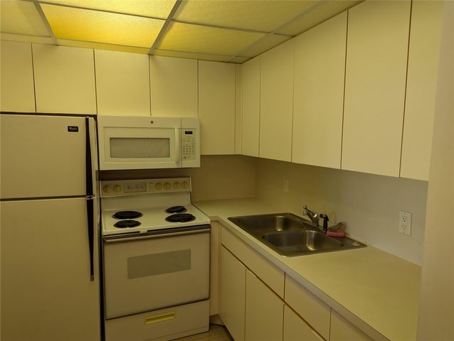 190 Oakridge M, Deerfield Beach, FL 33442