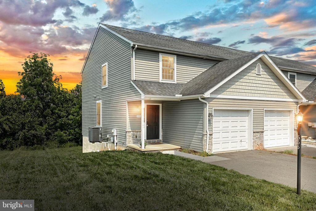 555 KENTWELL DRIVE, York, PA 17406