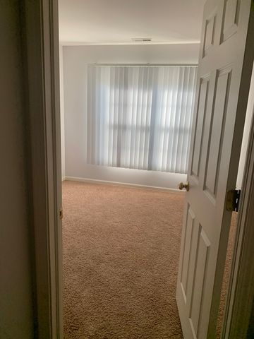 876 Stuarts Drive, St. Charles, IL 60174