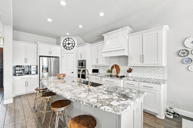 205 Canterbury Court, Midlothian, TX 76065