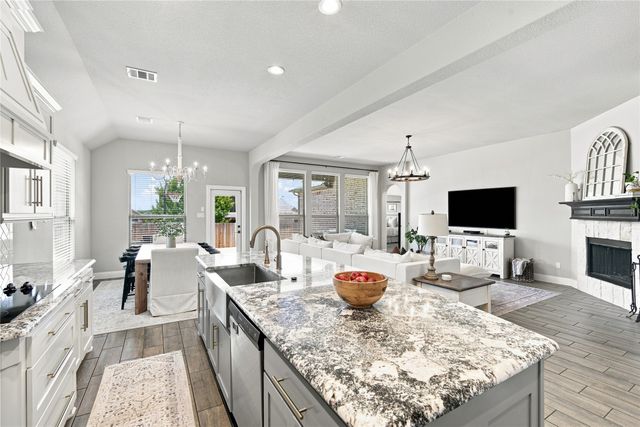 205 Canterbury Court, Midlothian, TX 76065