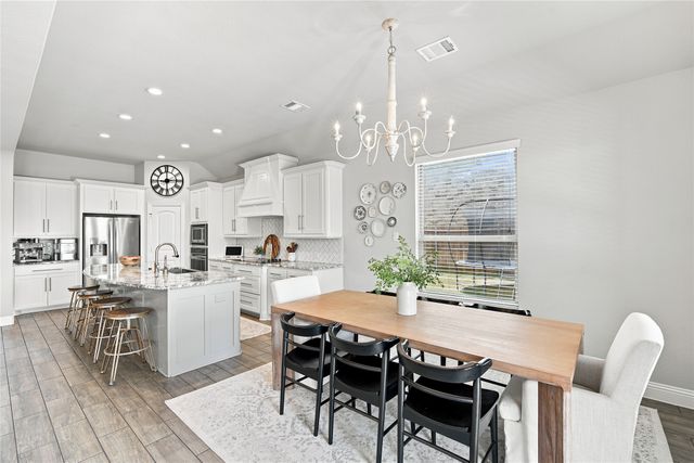 205 Canterbury Court, Midlothian, TX 76065