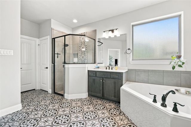 205 Canterbury Court, Midlothian, TX 76065