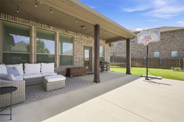 205 Canterbury Court, Midlothian, TX 76065