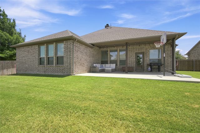 205 Canterbury Court, Midlothian, TX 76065