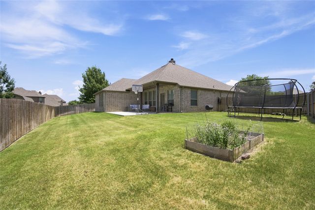 205 Canterbury Court, Midlothian, TX 76065