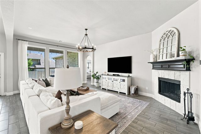 205 Canterbury Court, Midlothian, TX 76065