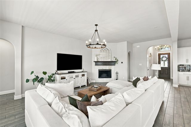 205 Canterbury Court, Midlothian, TX 76065