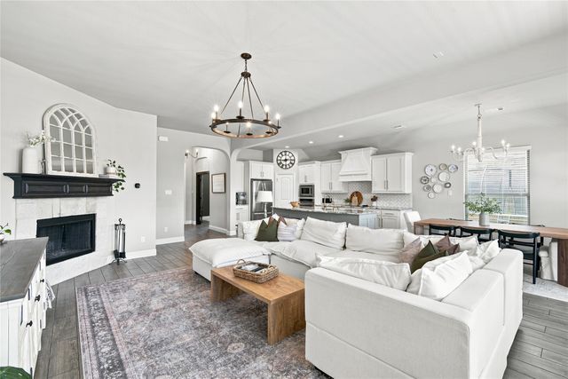 205 Canterbury Court, Midlothian, TX 76065