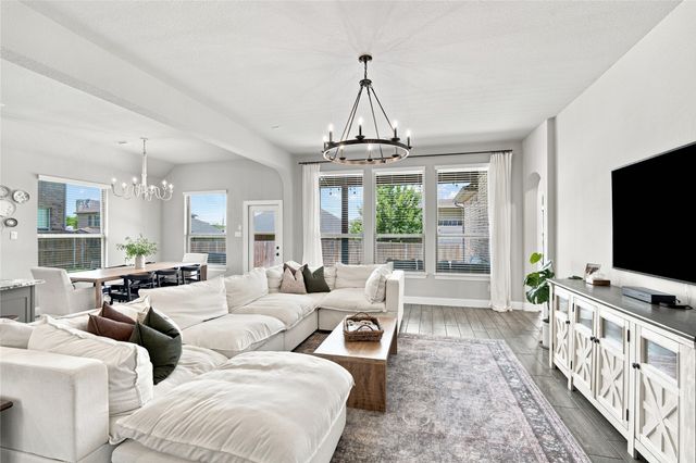 205 Canterbury Court, Midlothian, TX 76065