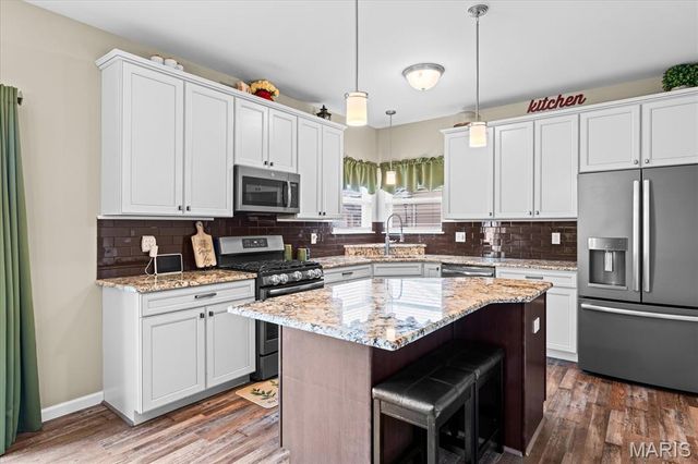 1009 Richland Park Drive, O'fallon, IL 62269