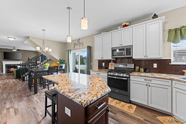 1009 Richland Park Drive, O'fallon, IL 62269