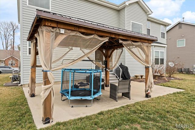 1009 Richland Park Drive, O'fallon, IL 62269