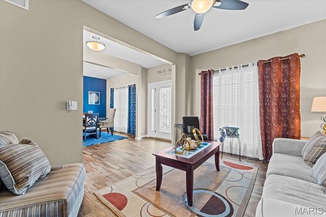 1009 Richland Park Drive, O'fallon, IL 62269