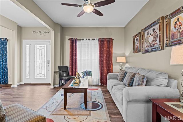 1009 Richland Park Drive, O'fallon, IL 62269