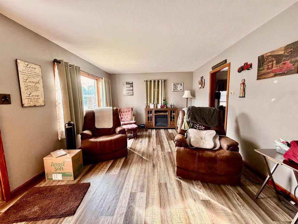 Image 3 of property listing at 226 S Pine St Street, Centralia, IL 62801