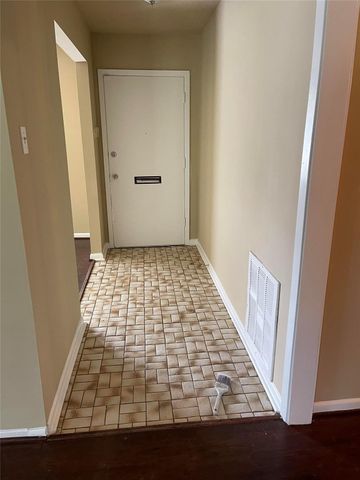 10306 Twin Hills Court, Houston, TX 77031