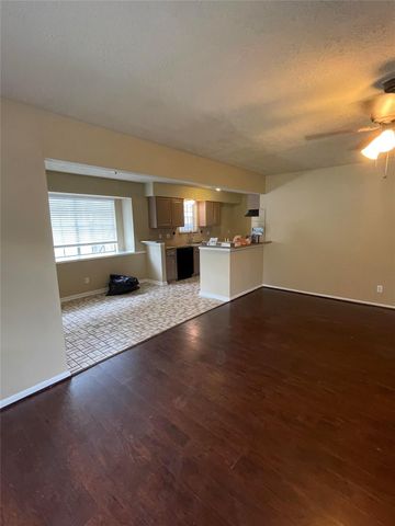 10306 Twin Hills Court, Houston, TX 77031