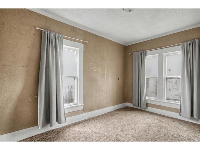 118 N Chestnut St, Douglass, KS 67039