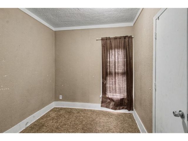 118 N Chestnut St, Douglass, KS 67039