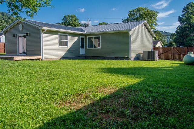 1512 Meadowbrook Road Road, Vanceburg, KY 41179