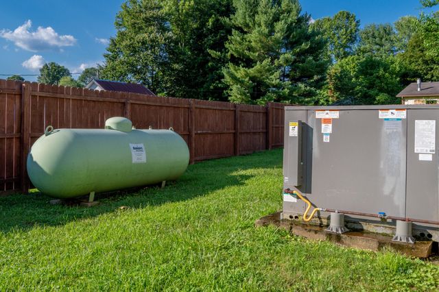 1512 Meadowbrook Road Road, Vanceburg, KY 41179