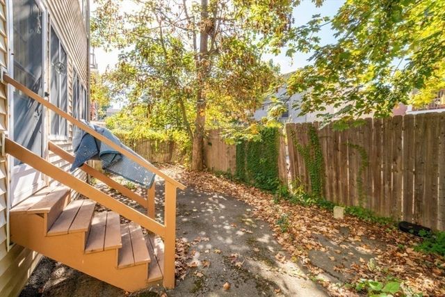 8 Hastings St 2, Boston, MA 02132