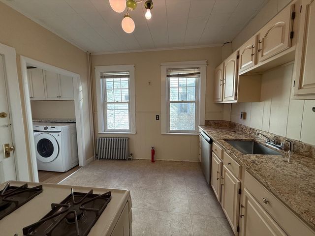8 Hastings St 2, Boston, MA 02132