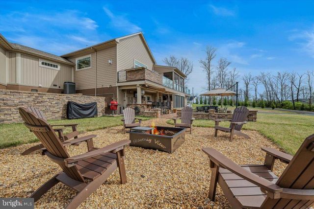 3056 HAMPSHIRE GRADE RD, Hedgesville, WV 25427