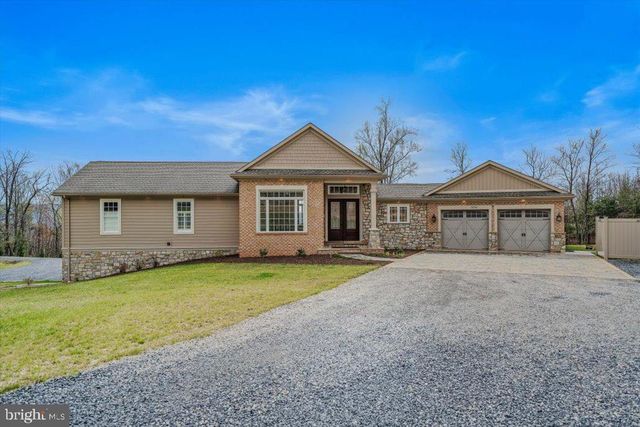 3056 HAMPSHIRE GRADE RD, Hedgesville, WV 25427