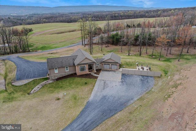 3056 HAMPSHIRE GRADE RD, Hedgesville, WV 25427