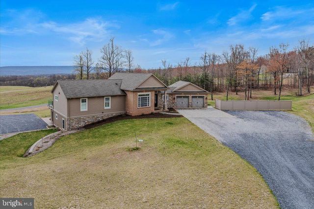 3056 HAMPSHIRE GRADE RD, Hedgesville, WV 25427