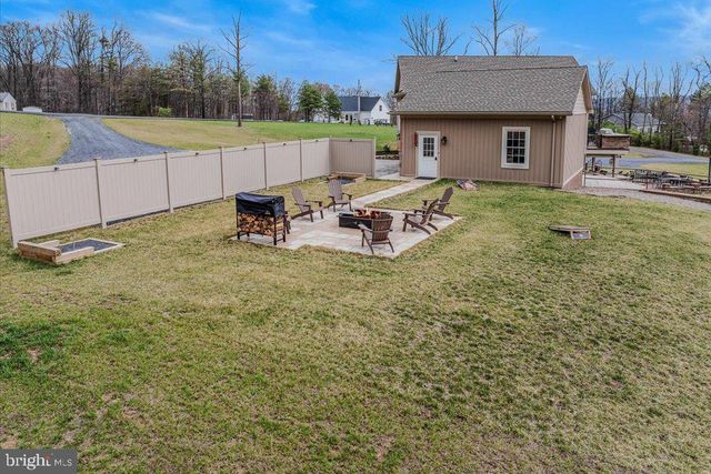 3056 HAMPSHIRE GRADE RD, Hedgesville, WV 25427