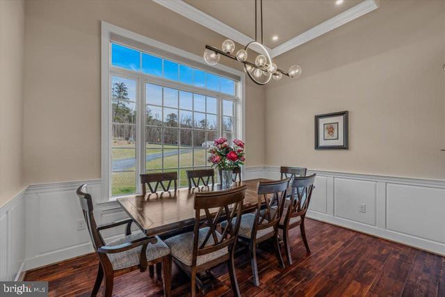 3056 HAMPSHIRE GRADE RD, Hedgesville, WV 25427