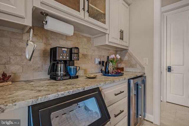 3056 HAMPSHIRE GRADE RD, Hedgesville, WV 25427