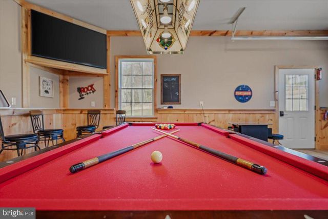 3056 HAMPSHIRE GRADE RD, Hedgesville, WV 25427