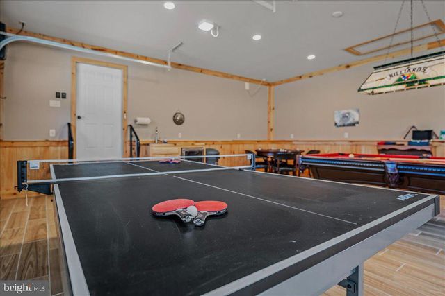 3056 HAMPSHIRE GRADE RD, Hedgesville, WV 25427