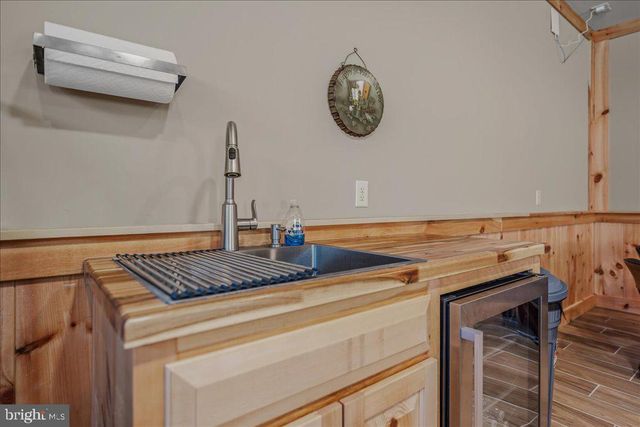 3056 HAMPSHIRE GRADE RD, Hedgesville, WV 25427