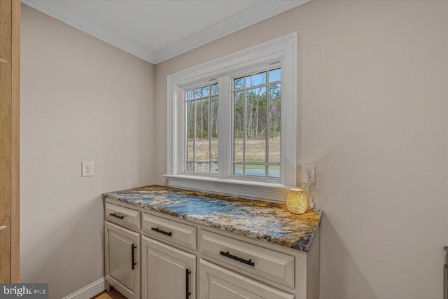 3056 HAMPSHIRE GRADE RD, Hedgesville, WV 25427