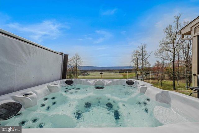3056 HAMPSHIRE GRADE RD, Hedgesville, WV 25427