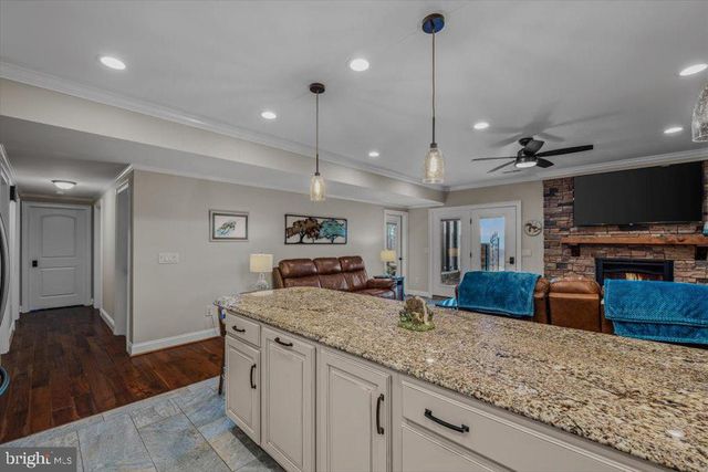 3056 HAMPSHIRE GRADE RD, Hedgesville, WV 25427