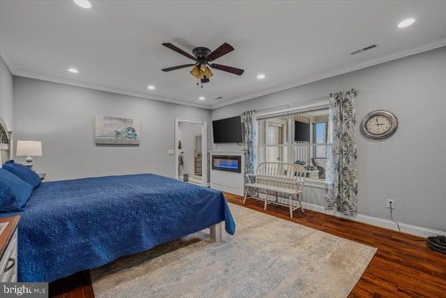 3056 HAMPSHIRE GRADE RD, Hedgesville, WV 25427