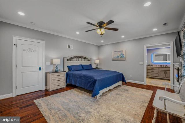 3056 HAMPSHIRE GRADE RD, Hedgesville, WV 25427