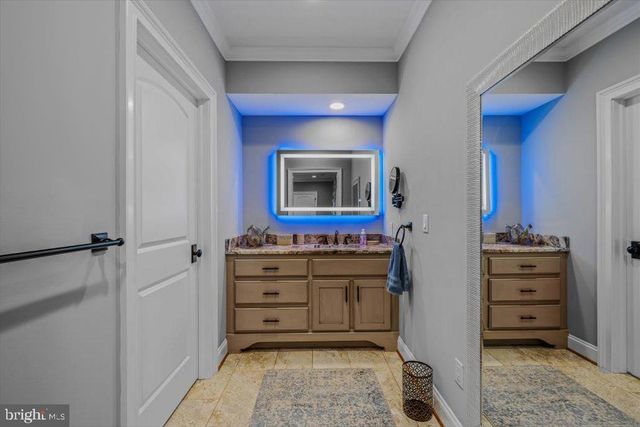 3056 HAMPSHIRE GRADE RD, Hedgesville, WV 25427