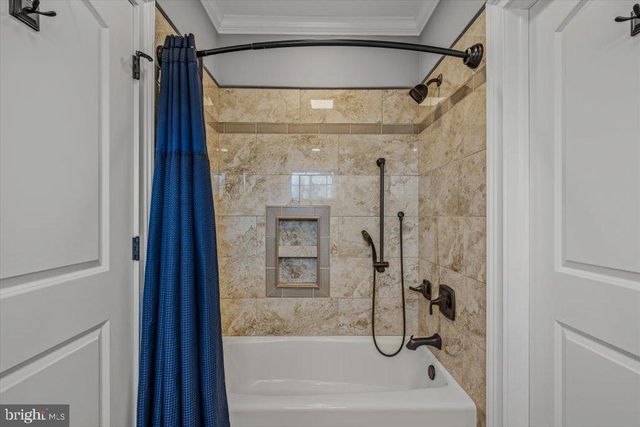 3056 HAMPSHIRE GRADE RD, Hedgesville, WV 25427